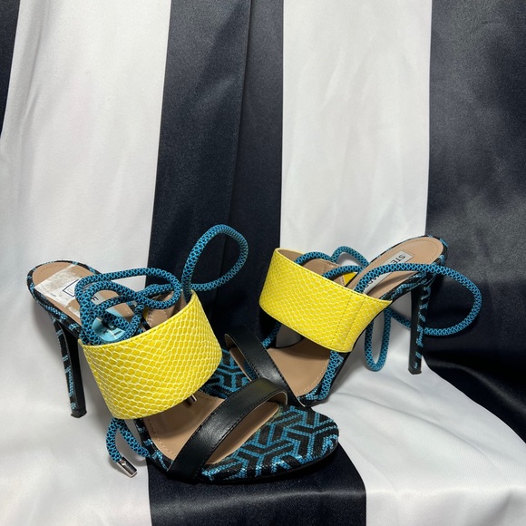 Steve Madden Blue shoes with Yellow Strap and Blue Strings - Picture 2 of 2